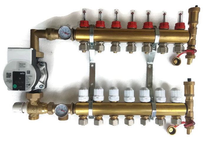 Rozdělovač 3 okruhů s čerpací skupinou pro podlahové krytiny