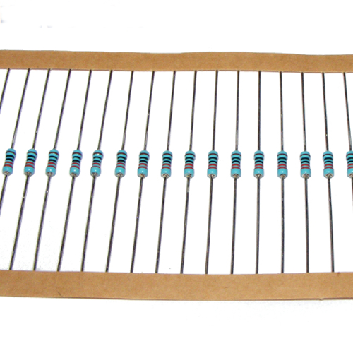 

Rezystor opornik met 0.5W 120Kohm 1% x25