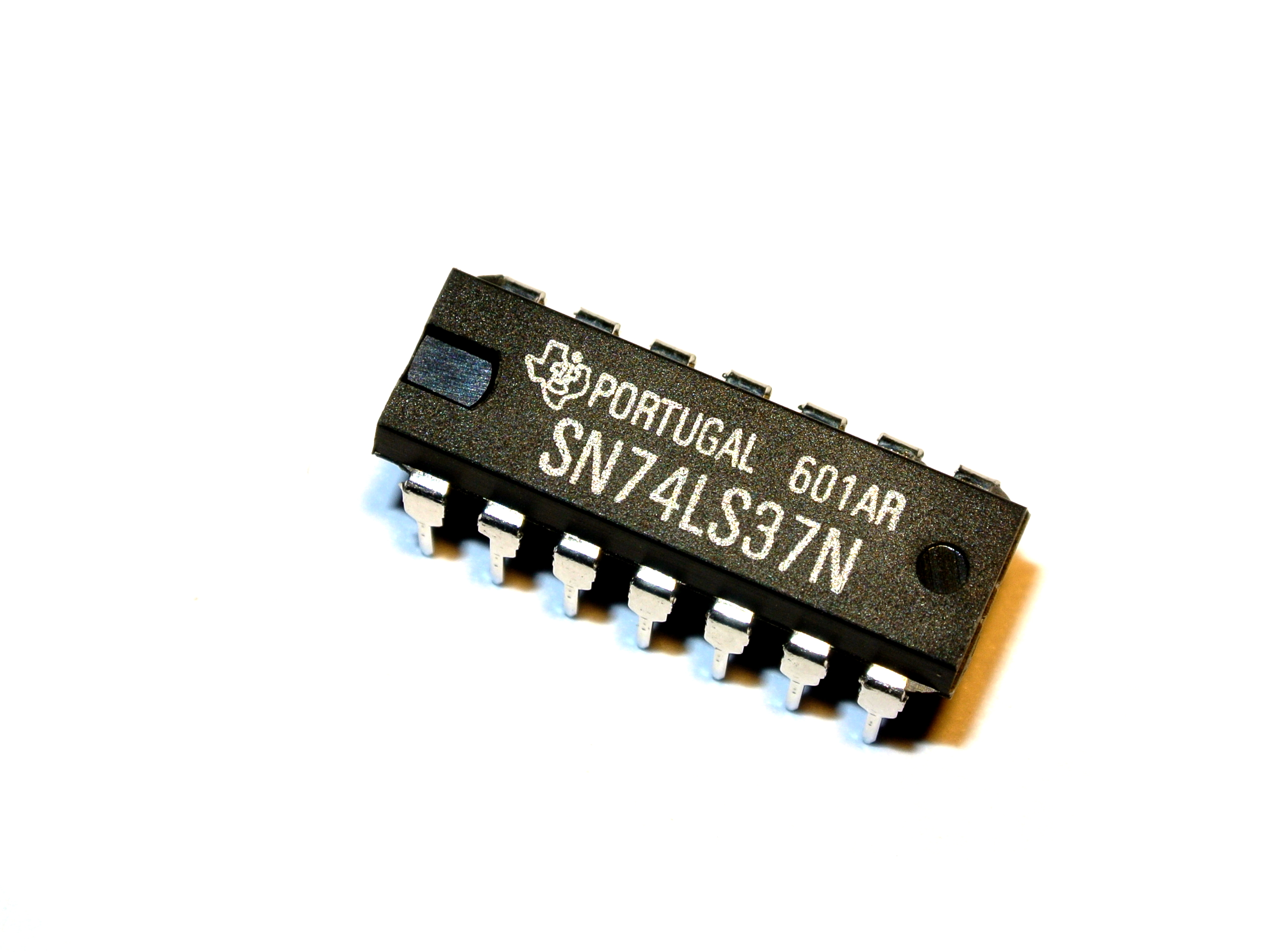 

SN74LS37N Bufor Nand 24mA 74LS37 DIP-14