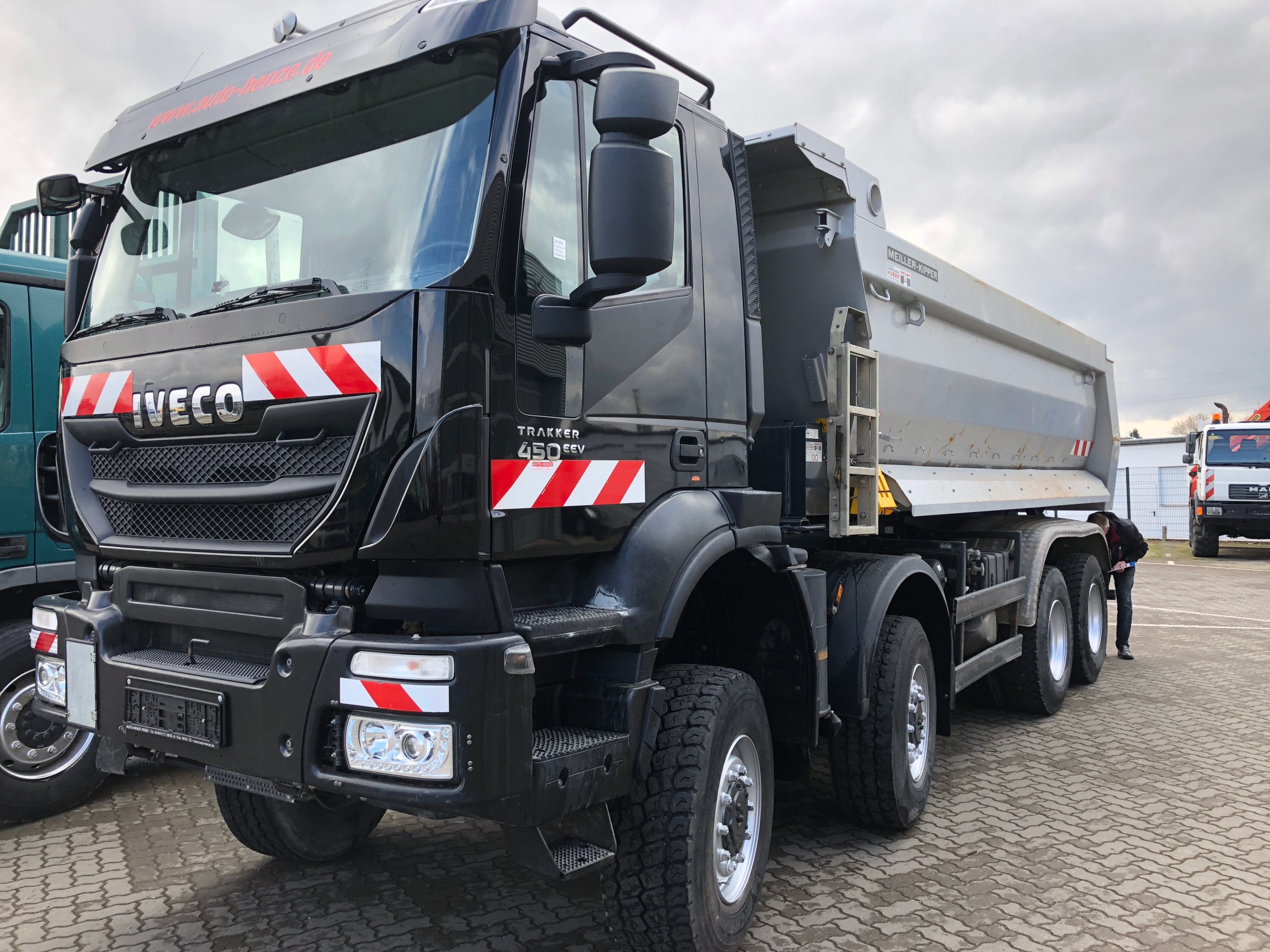 Фара iveco trakker