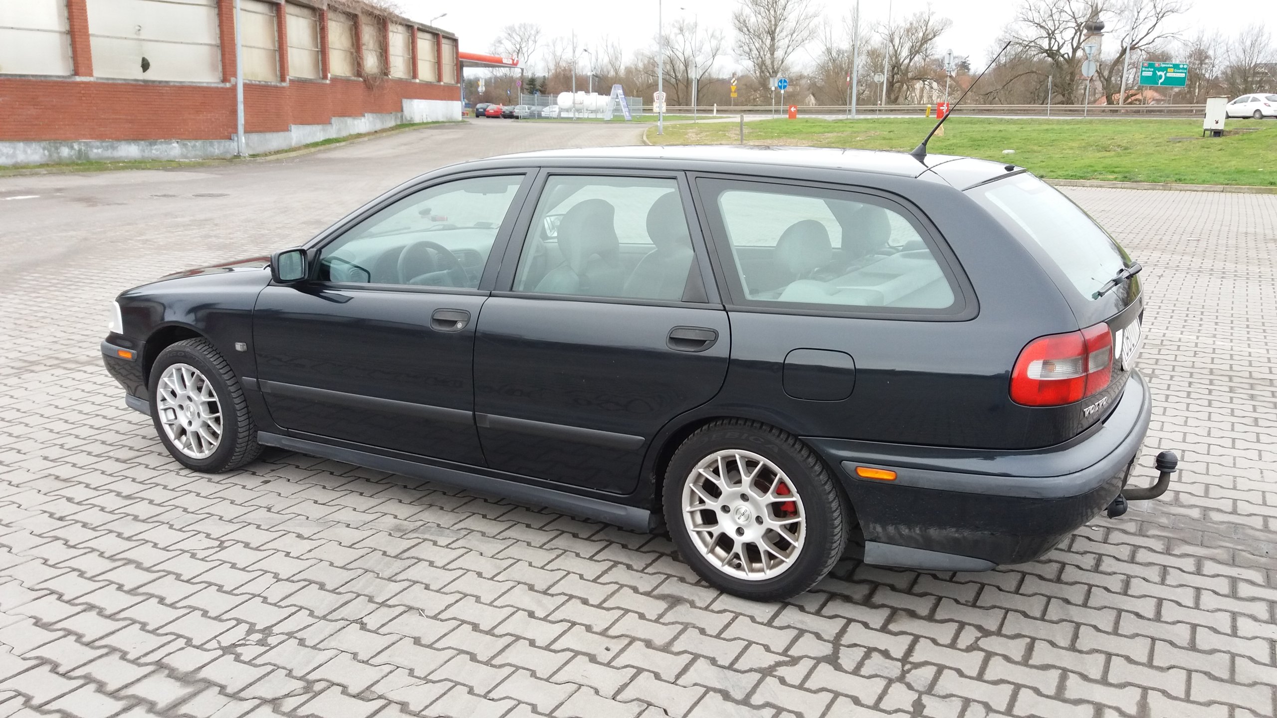 Ładne Volvo V40 1,9 TD Kombi 2000 rok 7138439652