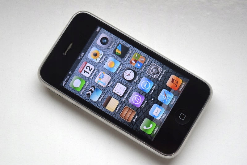 Третий айфон. Iphone 3gs. Iphone 3. Iphone 3gs (2009). Смартфон Apple iphone 3gs 8gb.