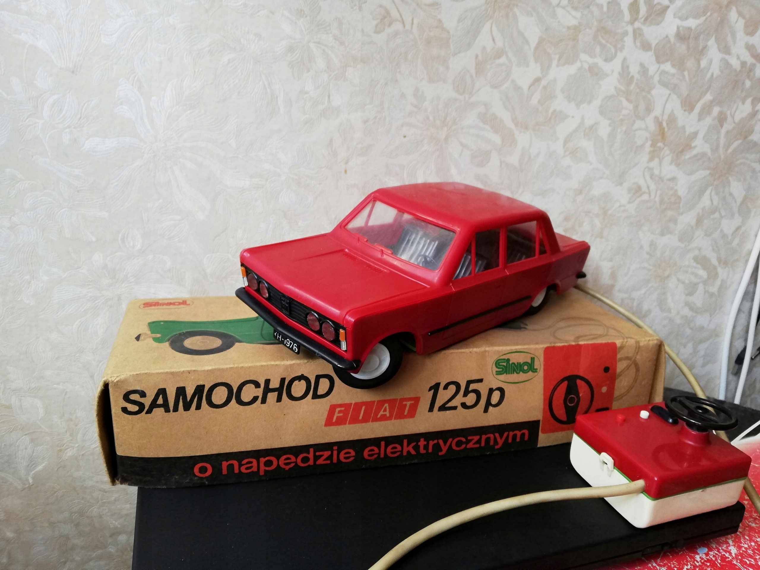 Zabawka Z Czasów Prl Fiat 125p Na Baterie Z Kablem 7606554432