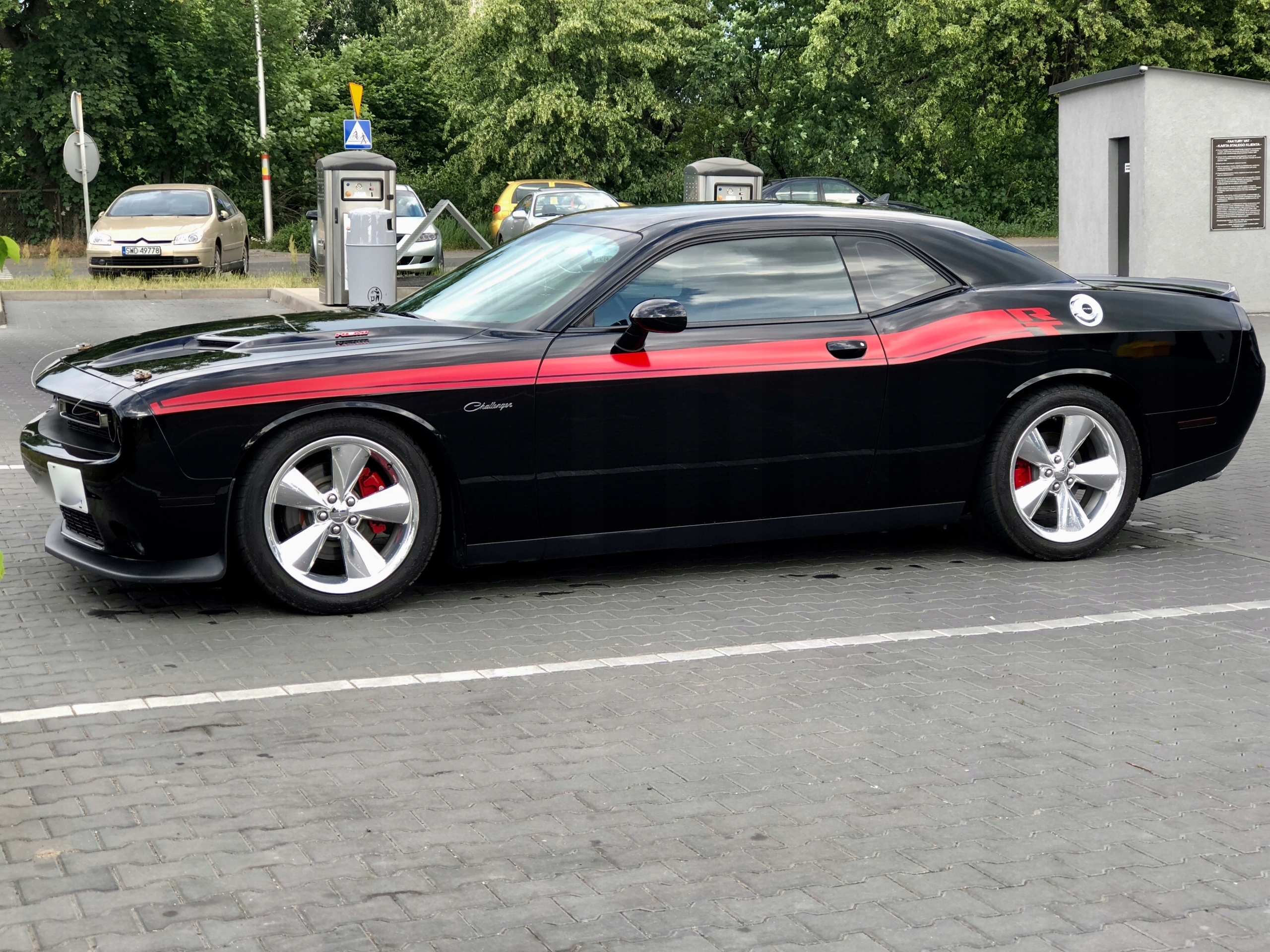 Dodge challenger 5 дверный