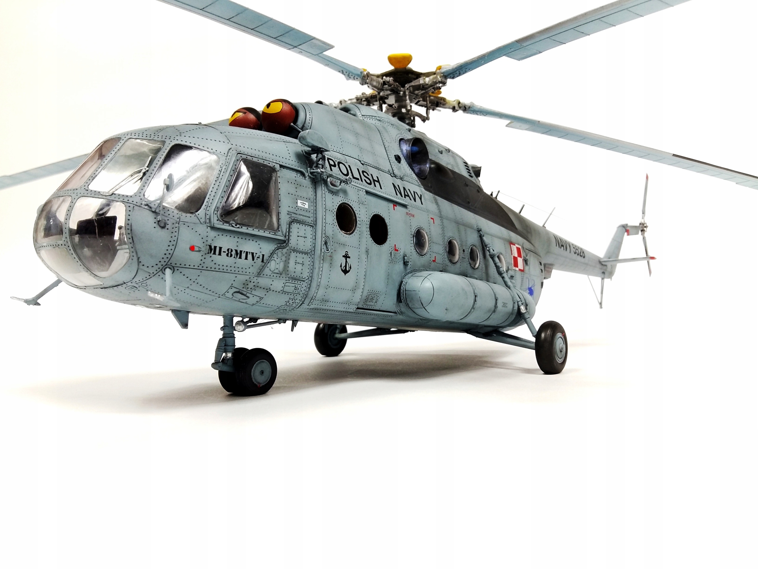 mi-8t-mi-17-gotowy-model-1-35-7641188656-oficjalne-archiwum-allegro