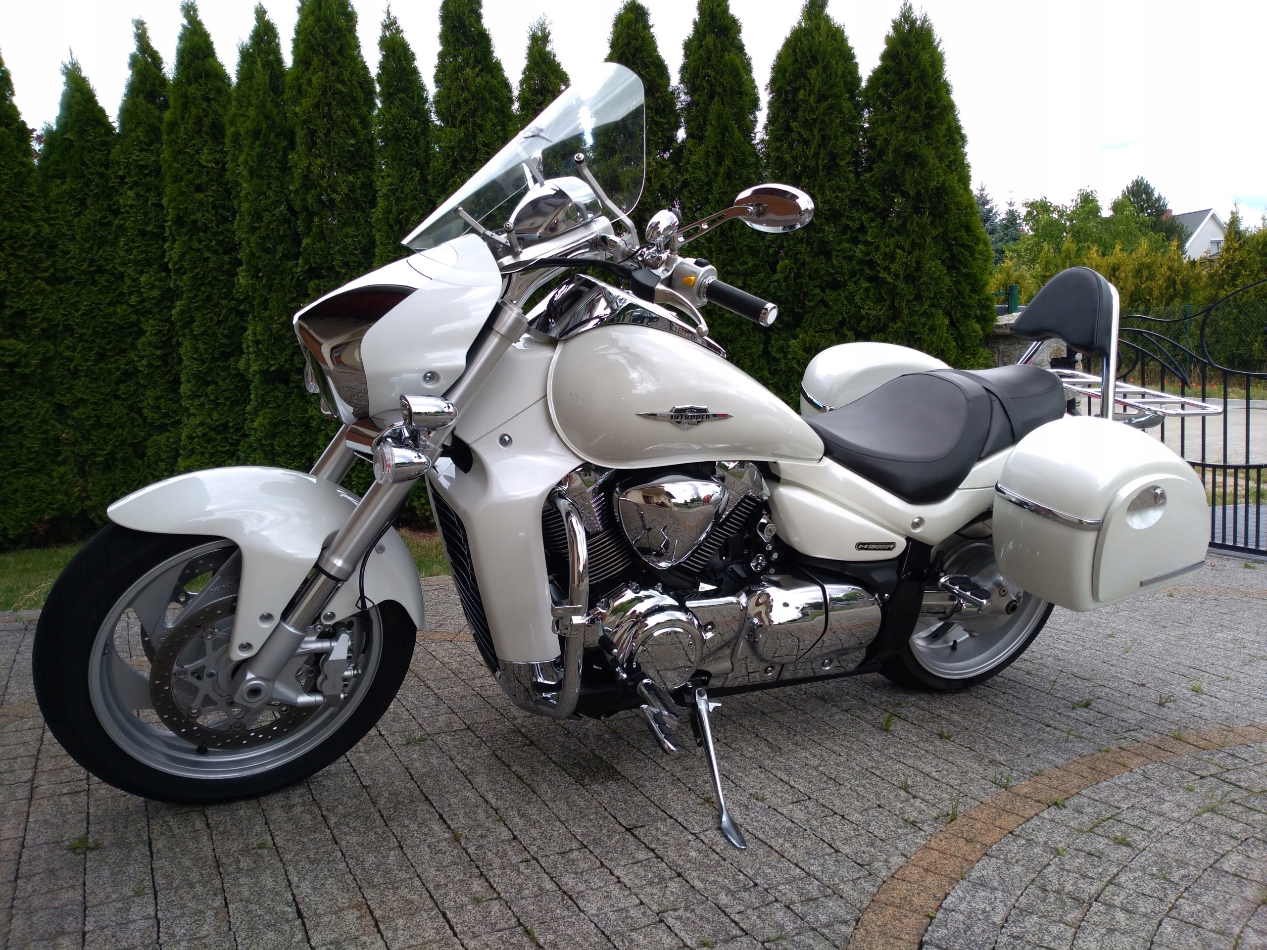 intruder vzr 1800