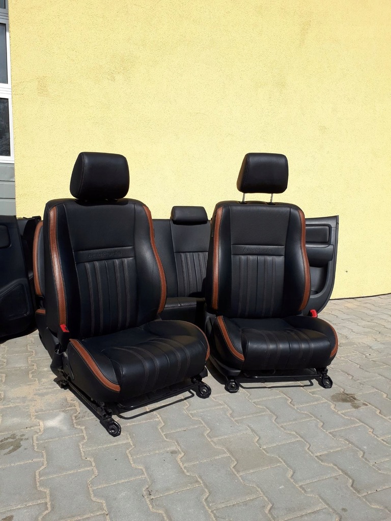 Toyota Hilux 06-15r SKÓRZANA TAPICERKA FOTELE komp