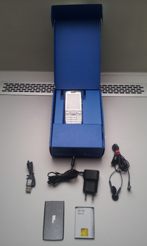 NOKIA E52 PL SILVER BEZ BRANDU AKCESORIA ZESTAW A
