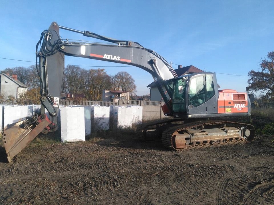 Atlas 225 LC 2009r. 5400 mth SUPER STAN