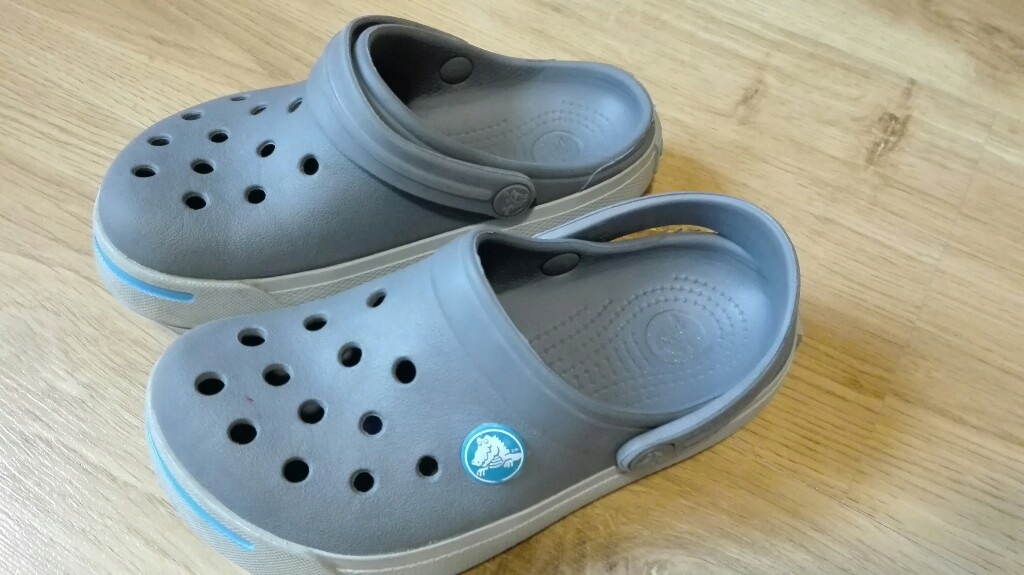 crocs 10 11