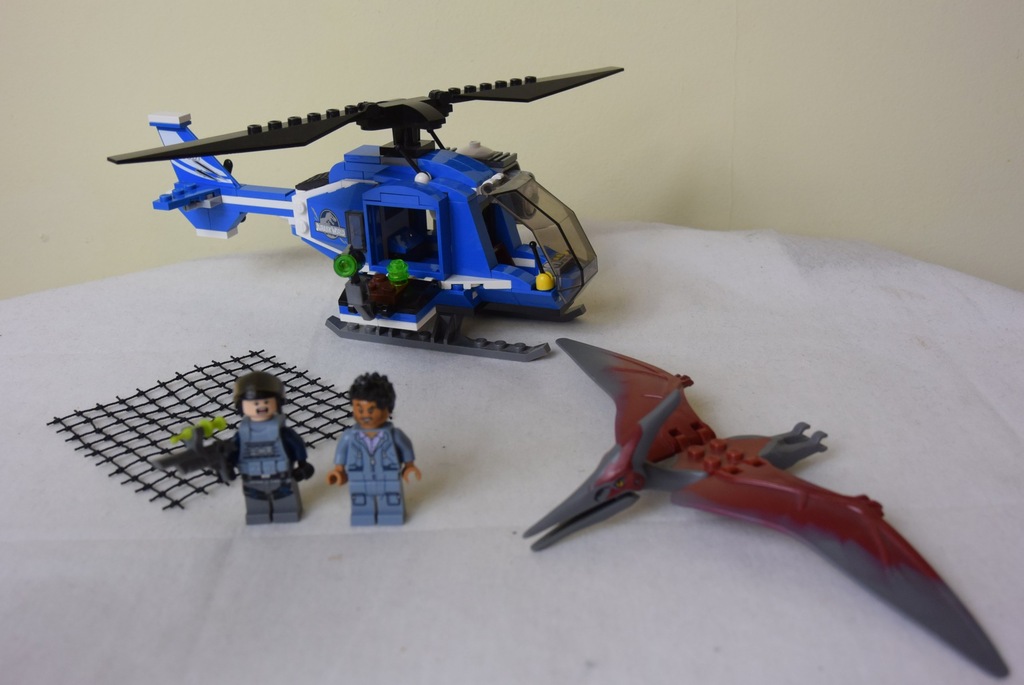 Klocki LEGO Jurassic World 75915 Pojmanie pteranod