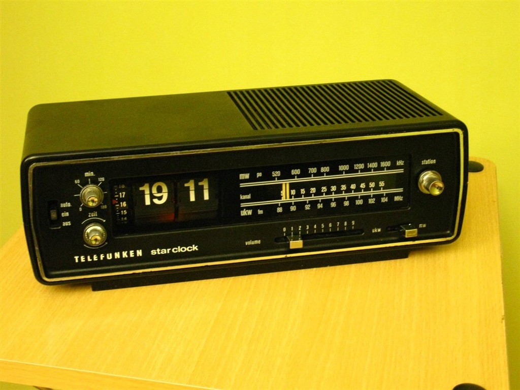 TELEFUNKEN STAR CLOCK KLAPKOWY RADIOBUDZIK z lat70