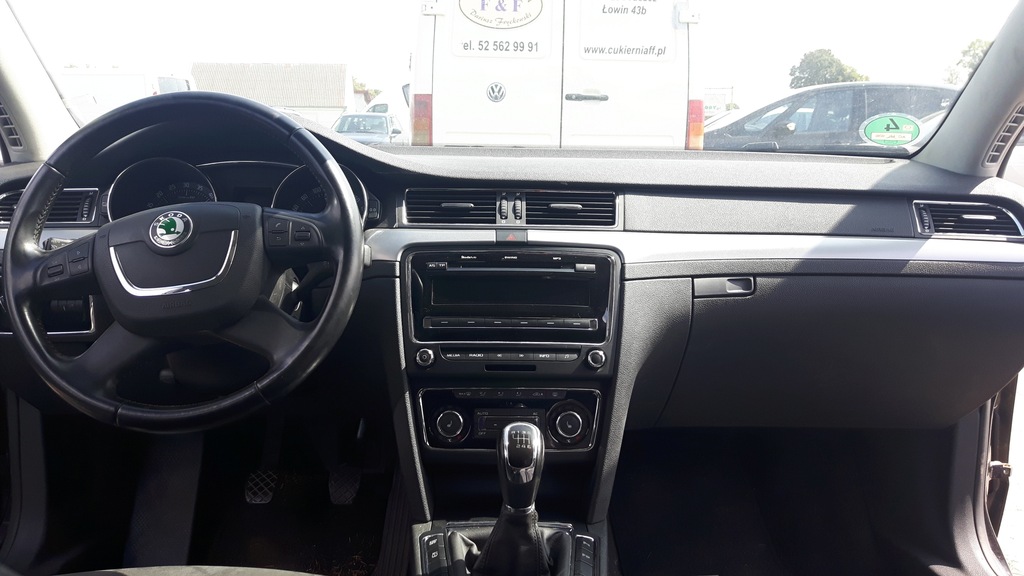 SKODA SUPERB II DESKA ROZDZIELCZA PODUSZKI PASY