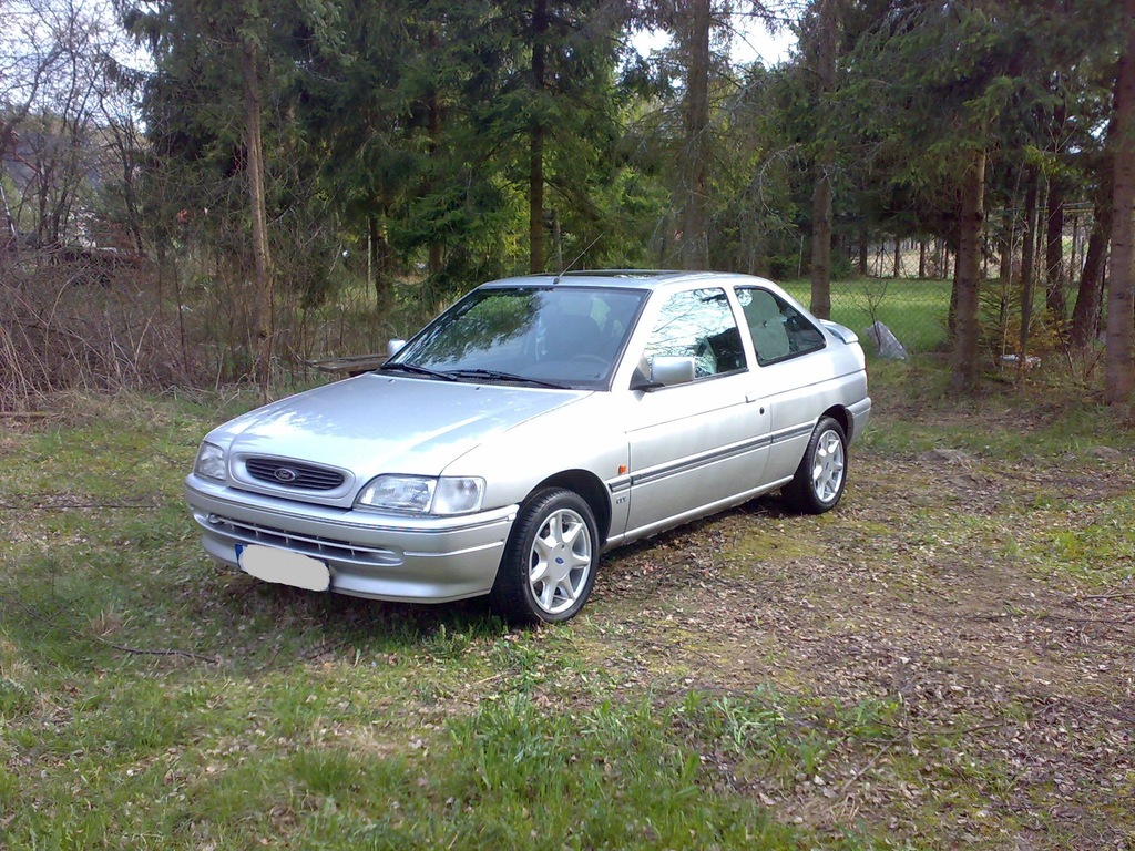 FORD ESCORT 1,8 16V 105 KM (77kW) ZETEC