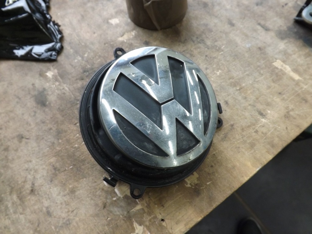 VW GOLF V ZNACZEK EMBLEMAT TYLNEJ KLAPY ZAMEK