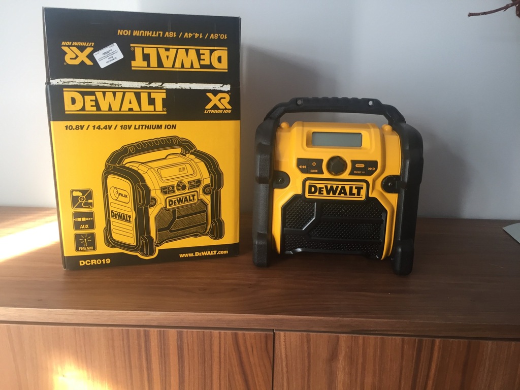 NOWE Radio DeWALT DCR019 XR Li-Ion FM/AM