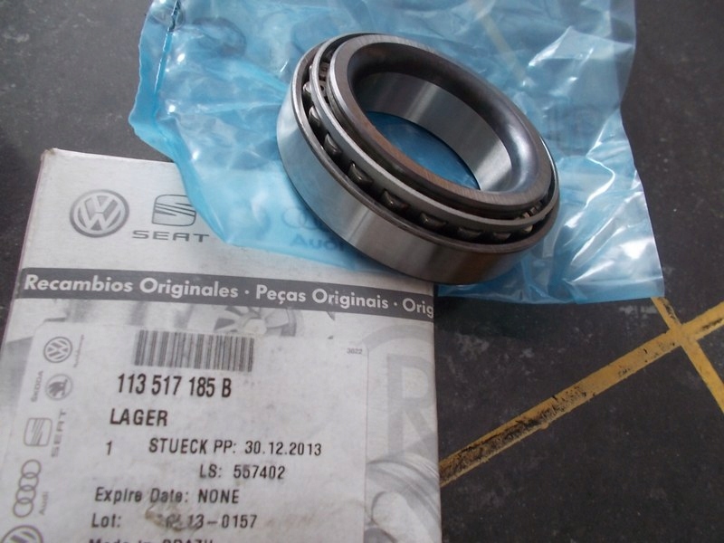 ŁOŻYSKO KOŁA PRZÓD VW Transporter III 113 517 185B