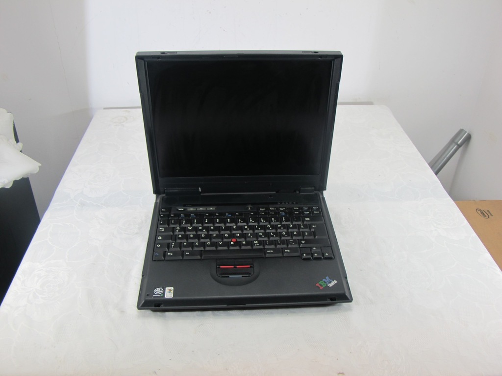 LAPTOP IBM THINKPAD A20M PENT III 600 MHZ W246