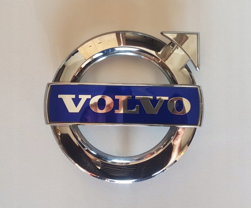 Emblemat logo znaczek Volvo V50 przód 31383509