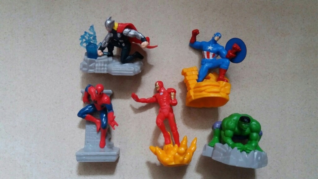 AVENGERS kpl 5 szt. figurki na tort