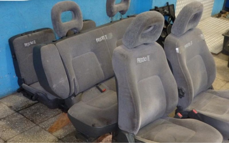MITSUBISHI PAJERO II FOTELE KANAPA TAPICERKA 7 OS