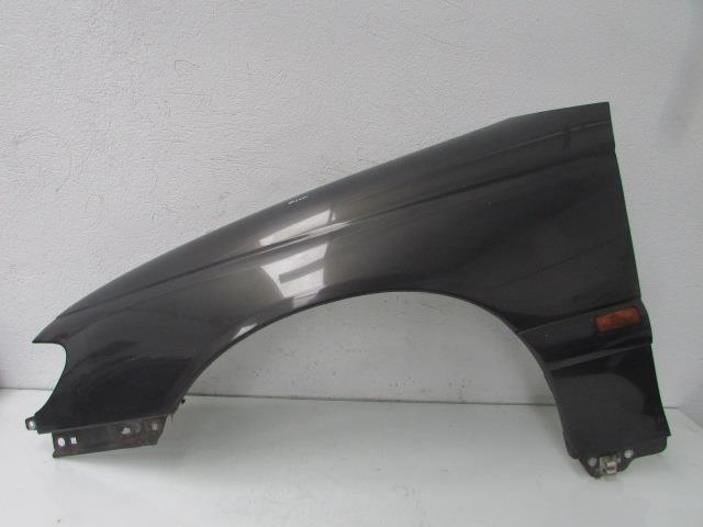 BŁOTNIK LEWY Z385 OPEL OMEGA B 00R LIFT