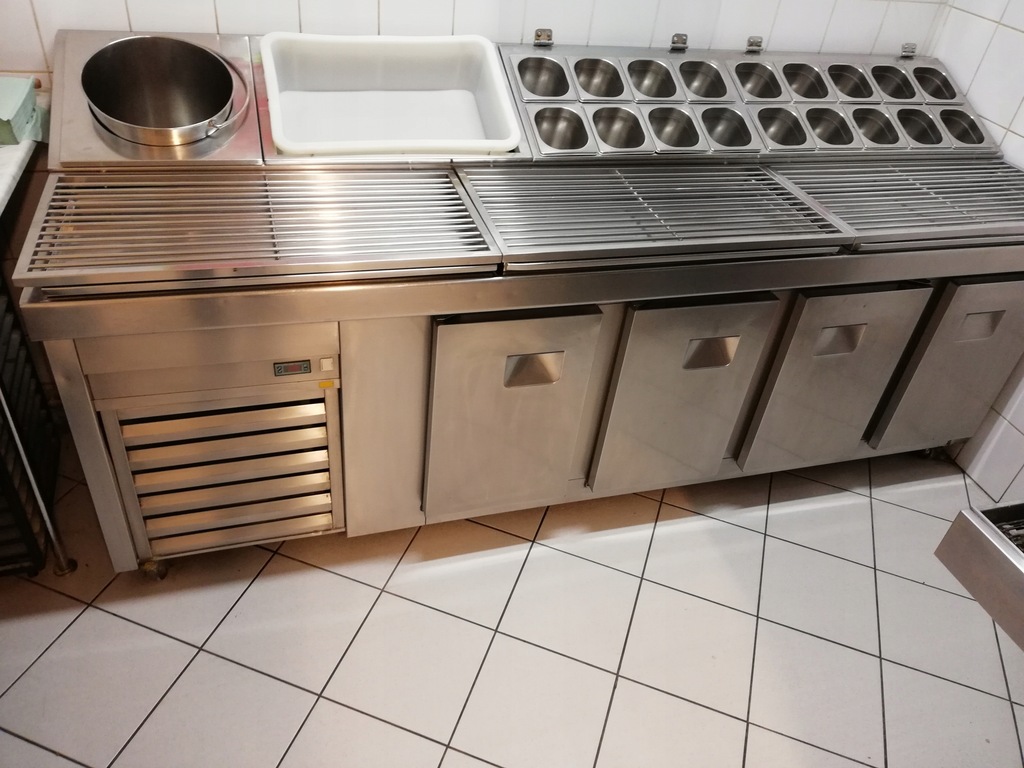 Lada chłodnicza/składnikowa do pizzy 16xGN+ser+sos