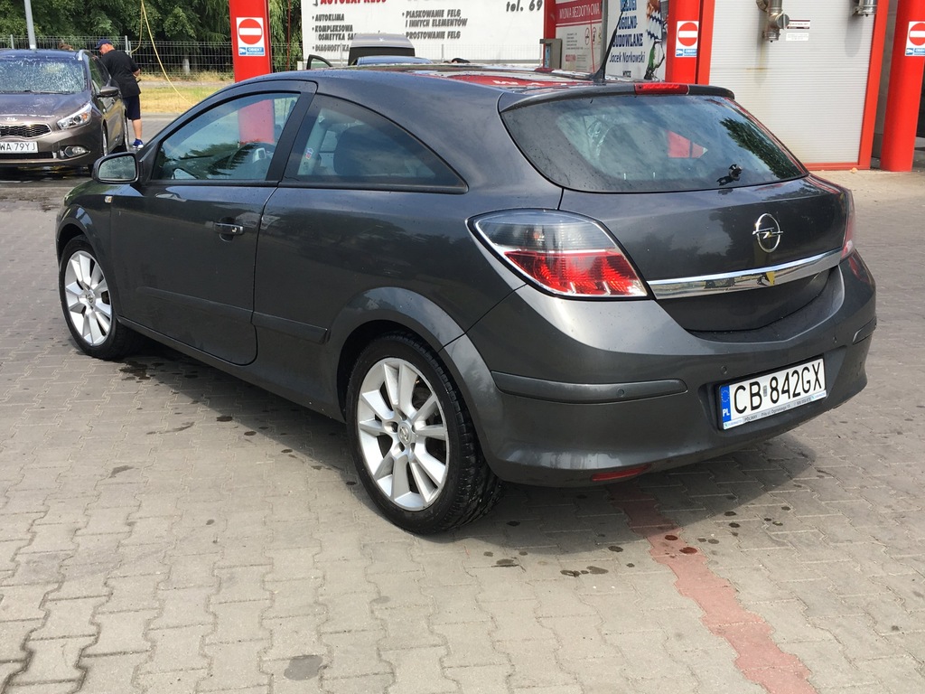 Opel astra gtc 2008