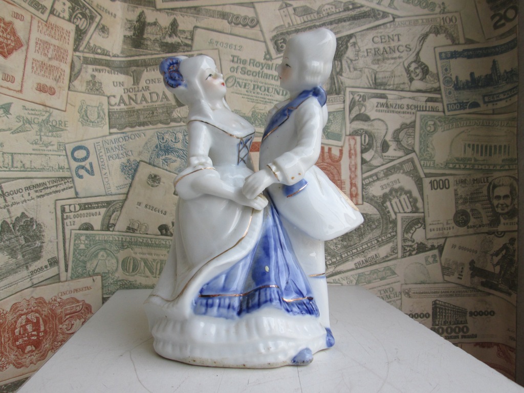 Figurka z porcelany tańcząca para 17,5 cm (O)