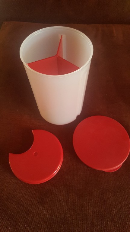 Tupperware bakaliowiec