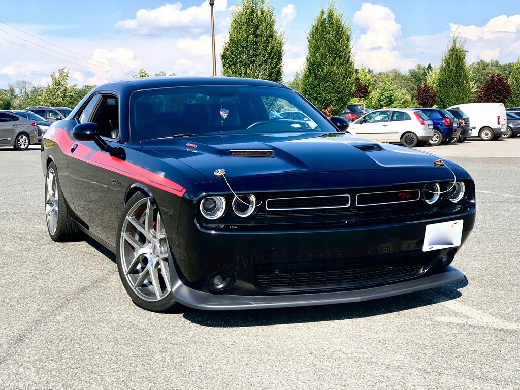 Dodge challenger 5 дверный