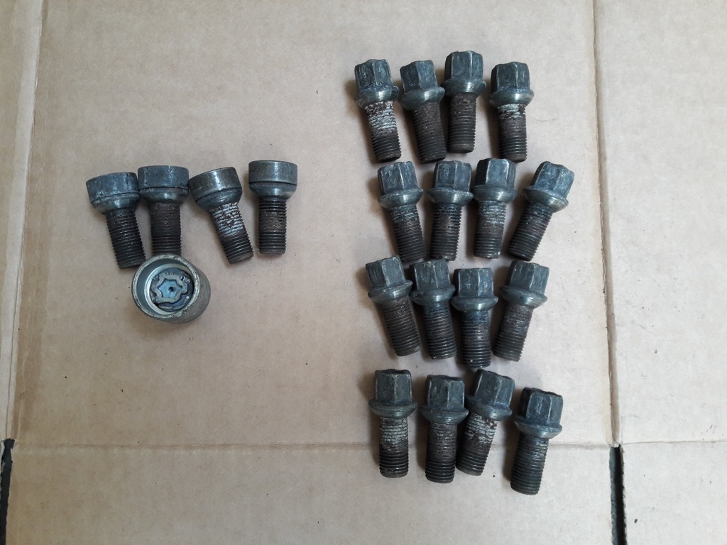 VW PASSAT B6 ŚRUBY DO FELG ALUMINIOWYCH KOMPLET