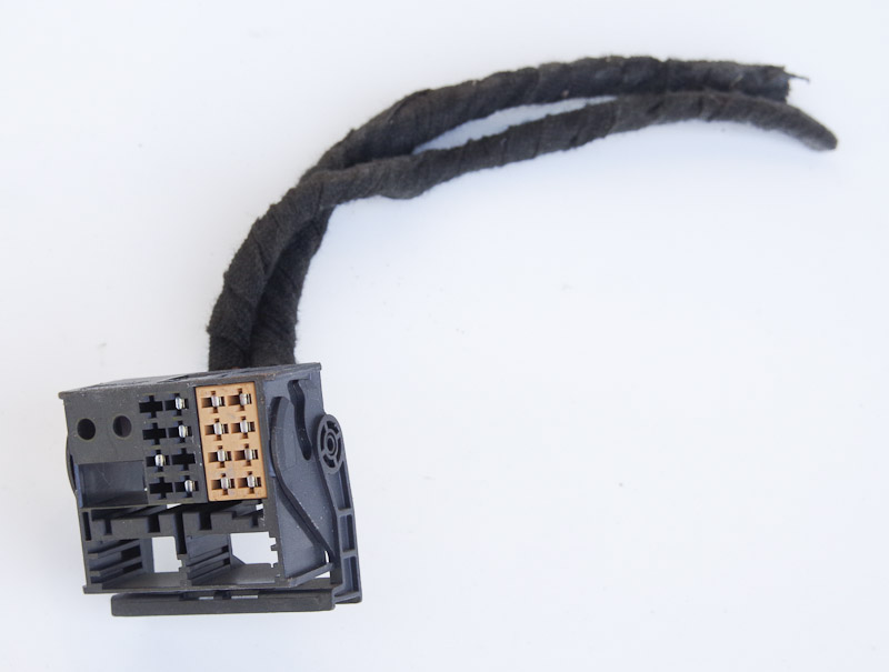 KOSTKA WTYCZKA ZŁĄCZE ISO 3B7035444 VW PASSAT B6