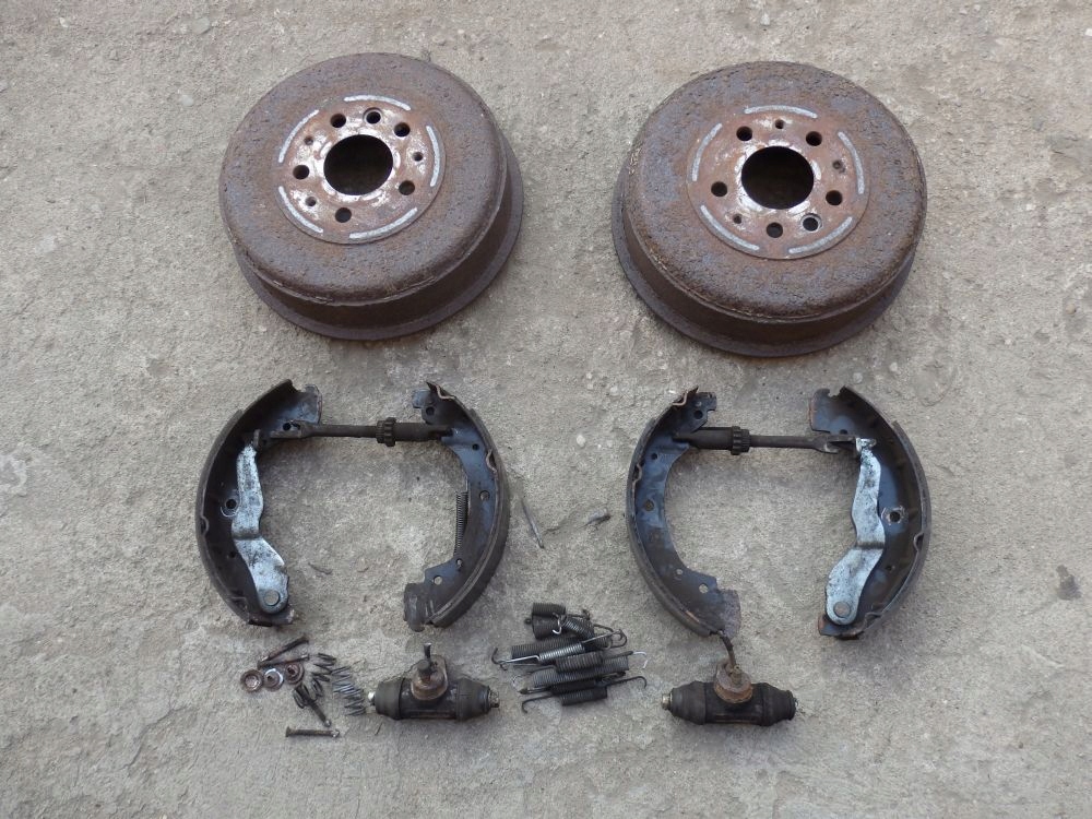 VW T4 BĘBNY HAMULCOWE + SZCZĘKI TYLNE KOMPLET