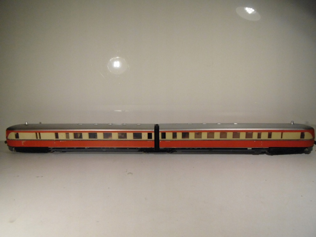 VT 137 154 a i b SPRAWNY LATAJĄCY ŚLĄZAK H0 G/5979