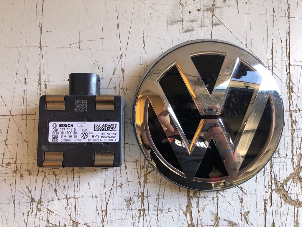 Radar Distronic Passat B8, Golf VII + znaczek