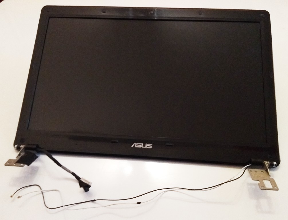 Matryca laptopa ASUS k52j. Cała górna pokrywa.