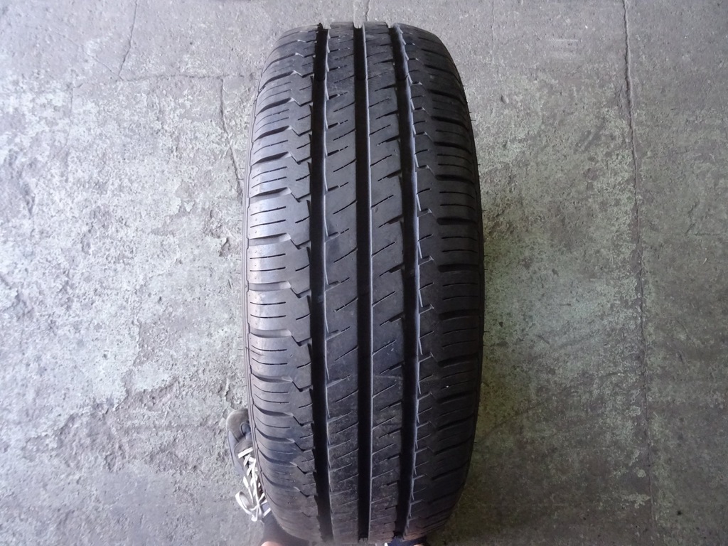 235/65/16C HANKOOK VANTRA LT