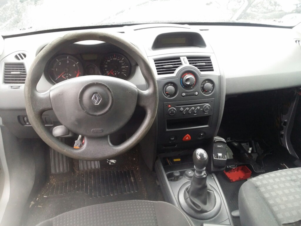 Renault Megane II Deska Rozdzielcza Konsola Pasy