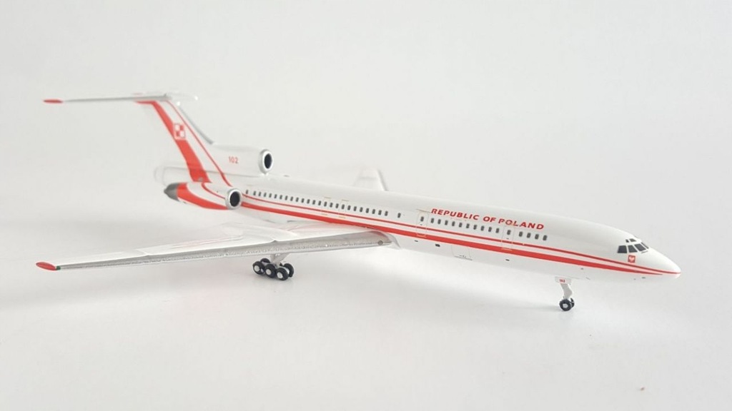 Model samolotu Tupolev TU-154 RZĄDOWY 1:400 METAL