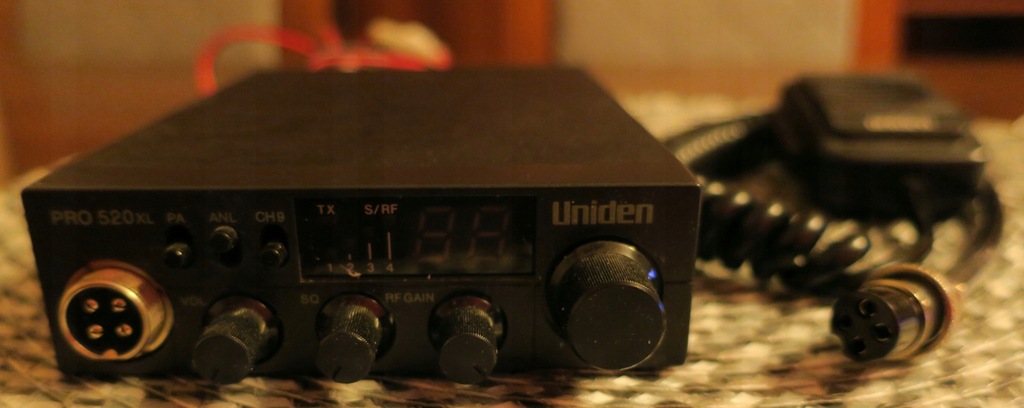 Radio CB Uniden Pro 520 XL + antena Sirio 90 cm