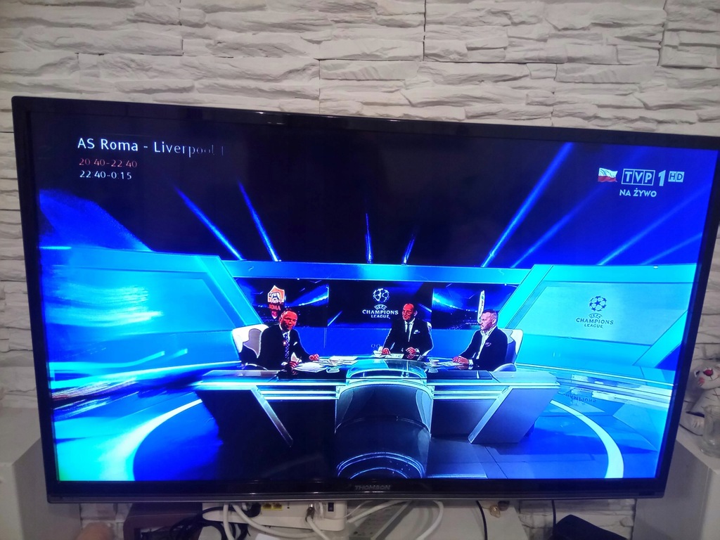 Telewizor Thomson 39FU6663 piękny TV 3D Smart
