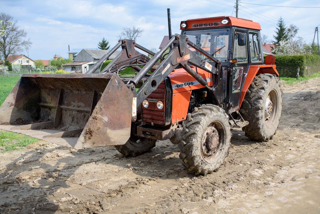 URSUS 4514 z turem i łyżką po generalnym remoncie