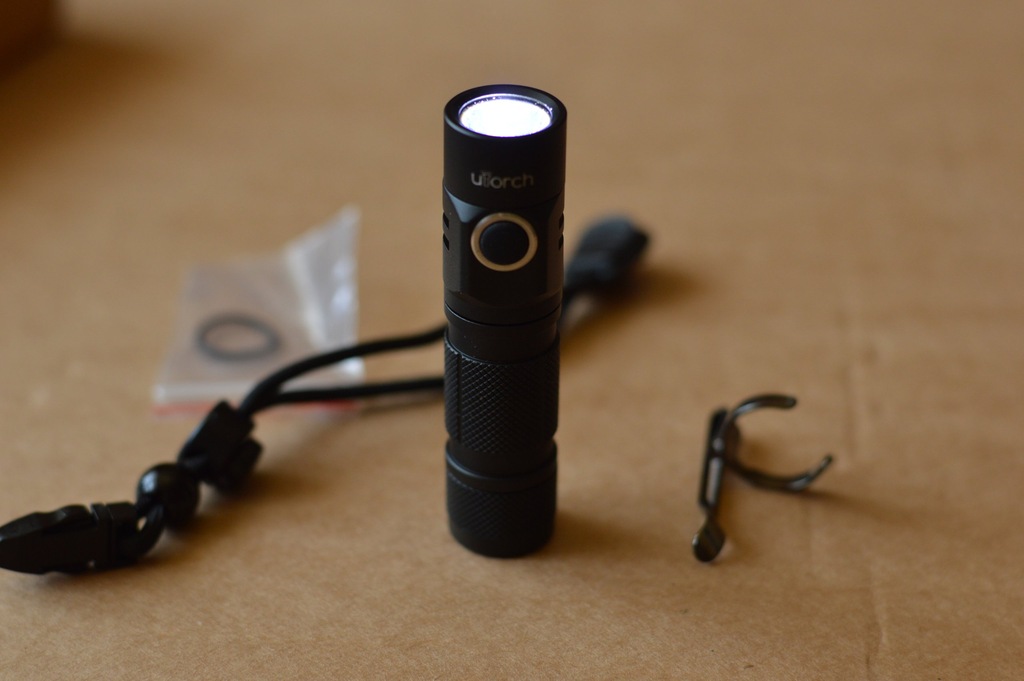 Utorch UT01 1A 6500K latarka 4 tryby + 3