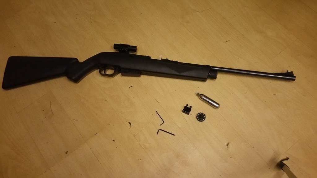 Wiatrówka cO2 CROSMAN 1077 + laserowy celownik
