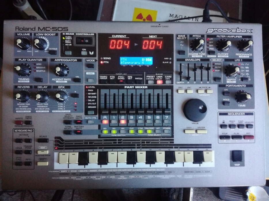 Roland mc 505 GrooveBox