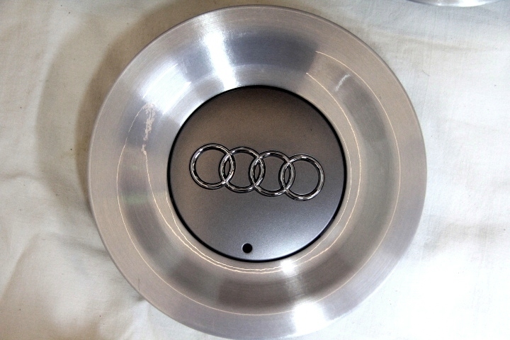 ORYGINALNE KOLPAKI  DEKLE DEKIELKI AUDI 8E0601165A