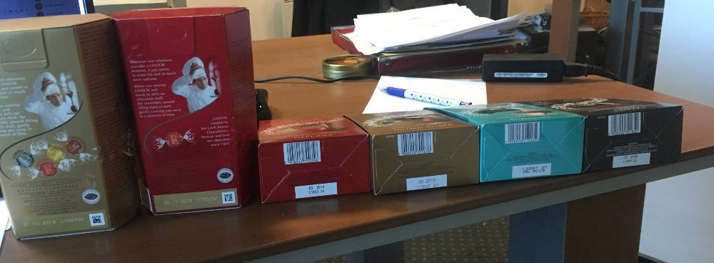 Lindt Lindor Praliny 200g Złote -karton 8 sztuk