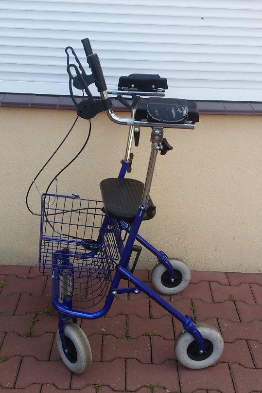 CHODZIK BALKONIK 4-KOŁOWY REHABILITACYJNY AMBONA