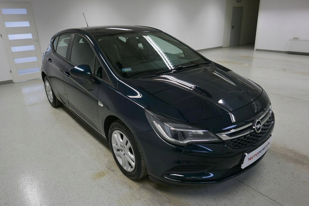 Opel astra salon